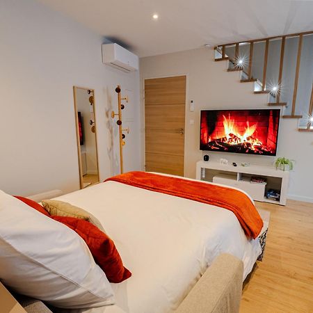 Au Duplex D'Or Centre Historique Apartment เบอซองซง ภายนอก รูปภาพ