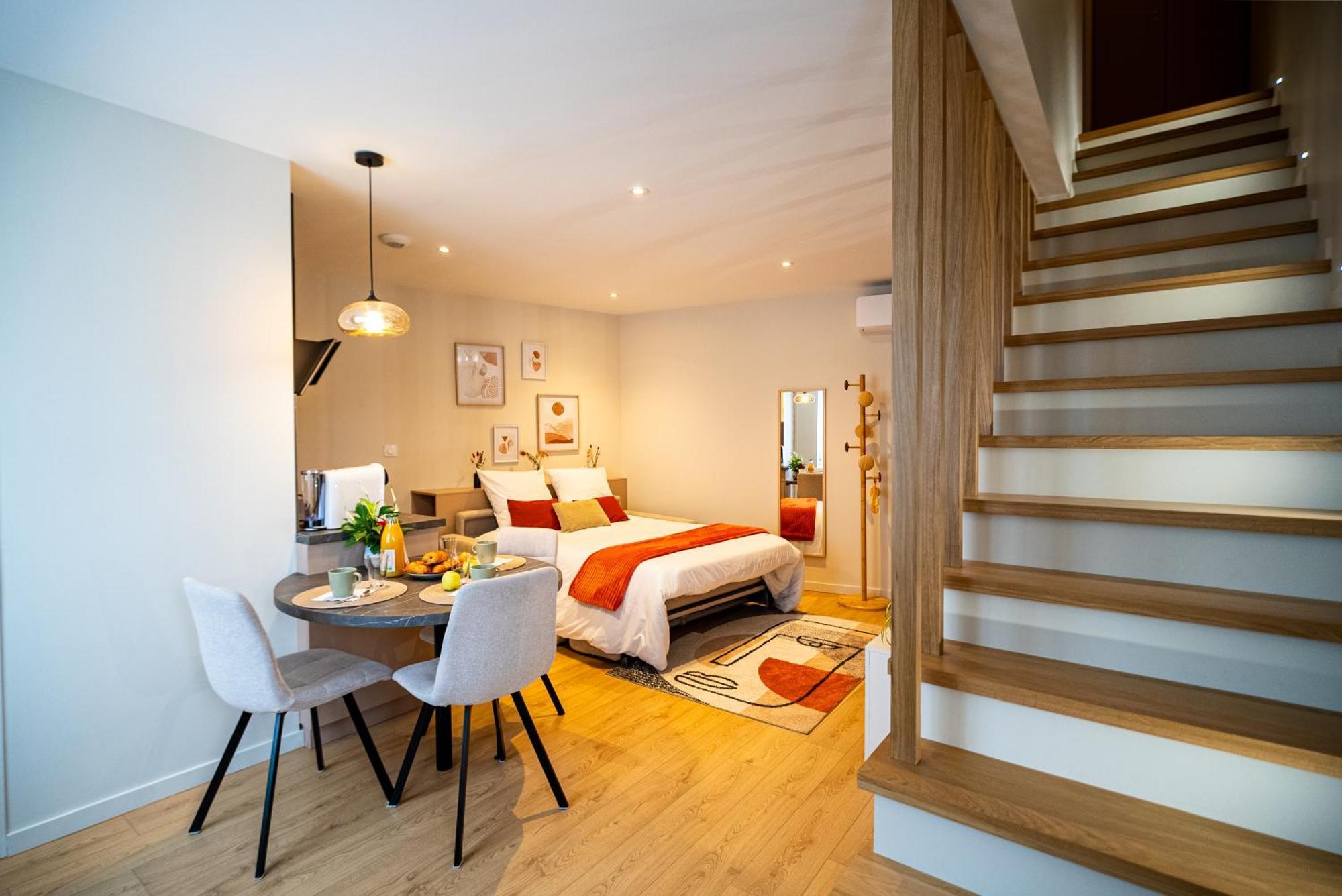 Au Duplex D'Or Centre Historique Apartment เบอซองซง ภายนอก รูปภาพ