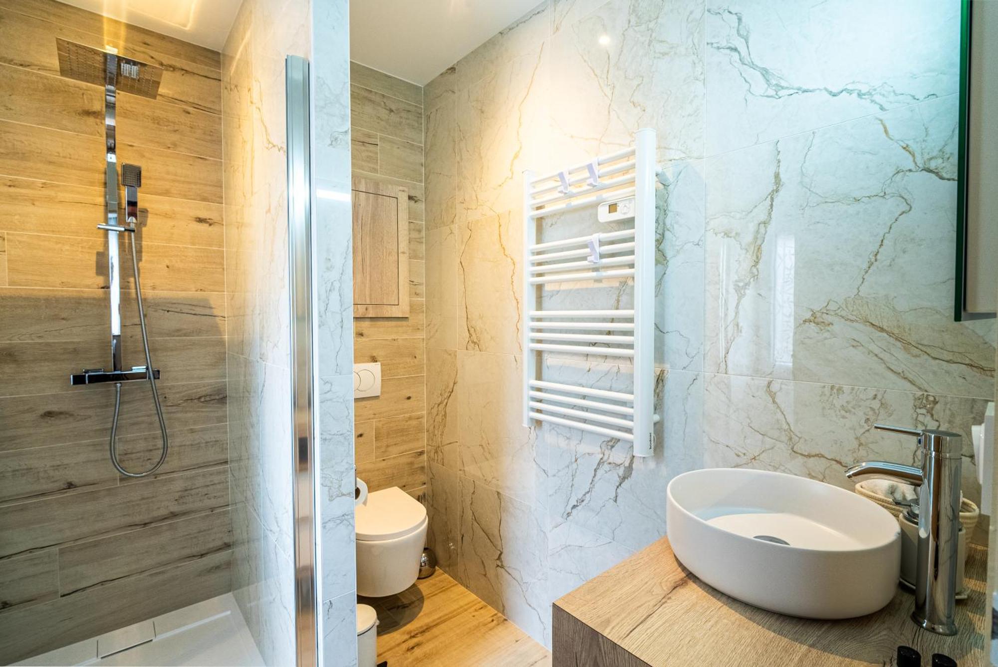 Au Duplex D'Or Centre Historique Apartment เบอซองซง ภายนอก รูปภาพ