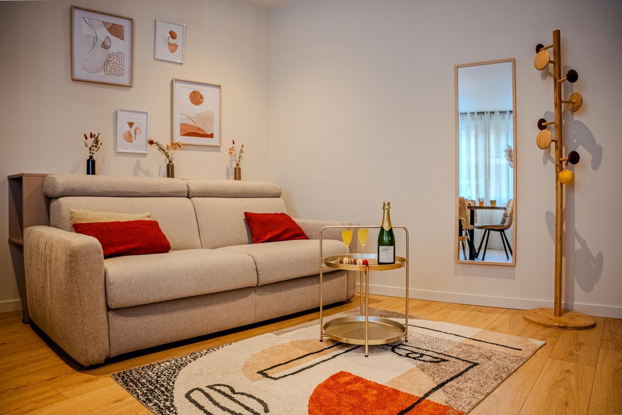 Au Duplex D'Or Centre Historique Apartment เบอซองซง ภายนอก รูปภาพ